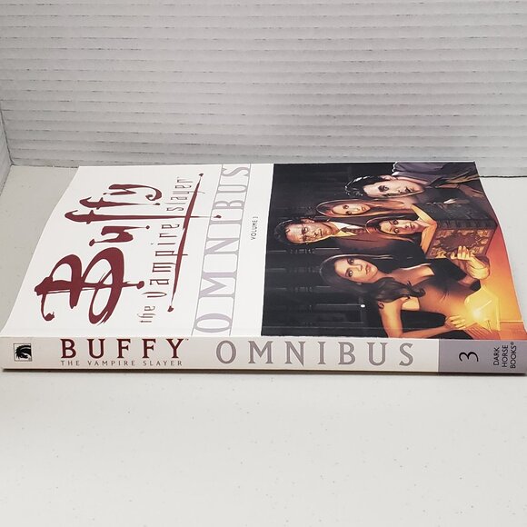 Buffy the Vampire Slayer Omnibus Volume 3 - Picture 2 of 7